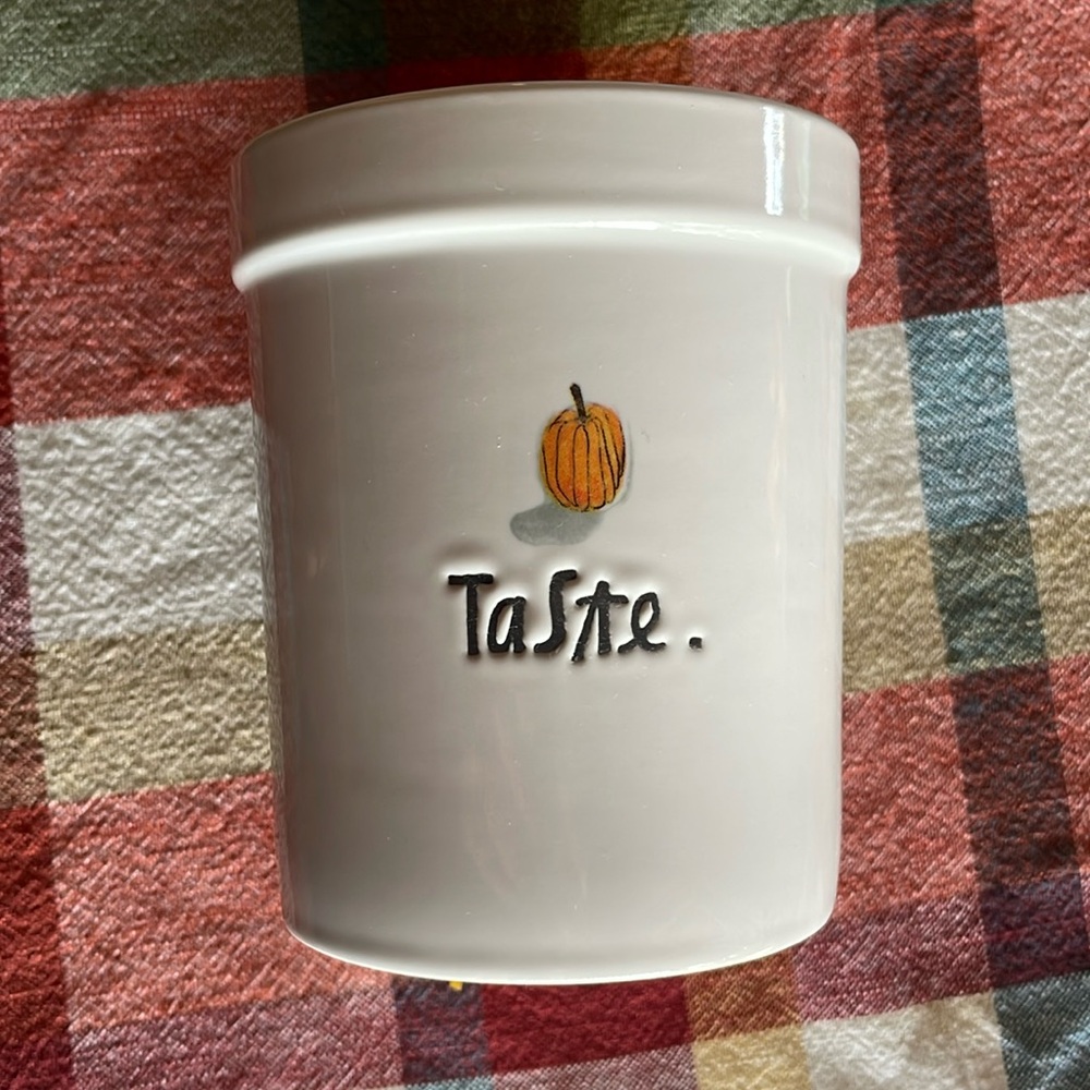 Ray Dunn taste pumpkin crock